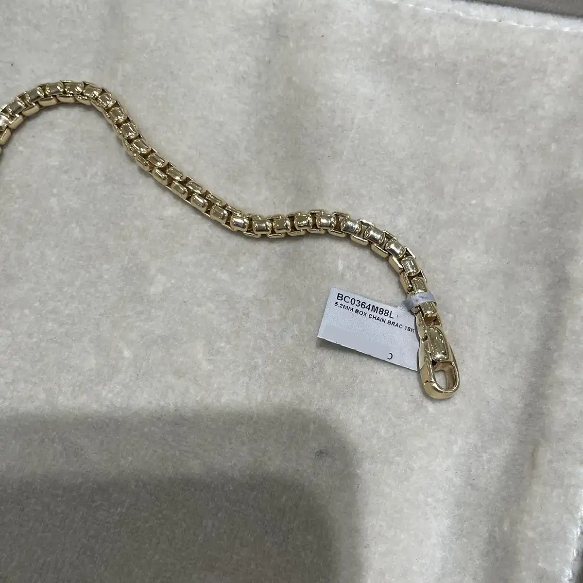 Men's Box Chain Bracelet In 18K Gold, 5mm — image 3