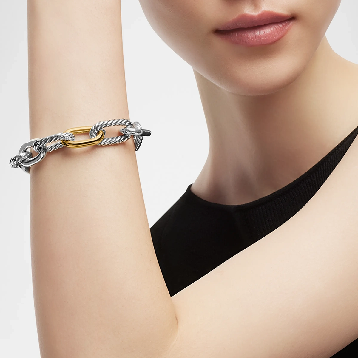 Madison 18k Woman's Large Chain Link Bracelet, 13.5mm — image 3