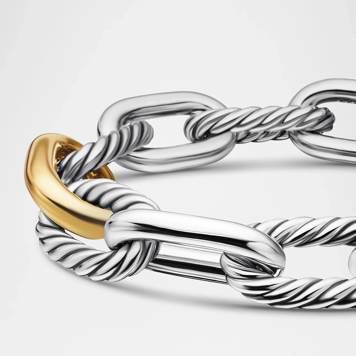 Madison 18k Woman's Large Chain Link Bracelet, 13.5mm — image 4