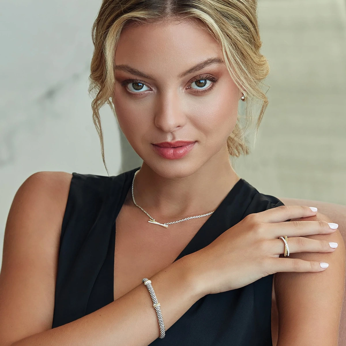 Double X Caviar Diamond Bracelet 6mm — image 5
