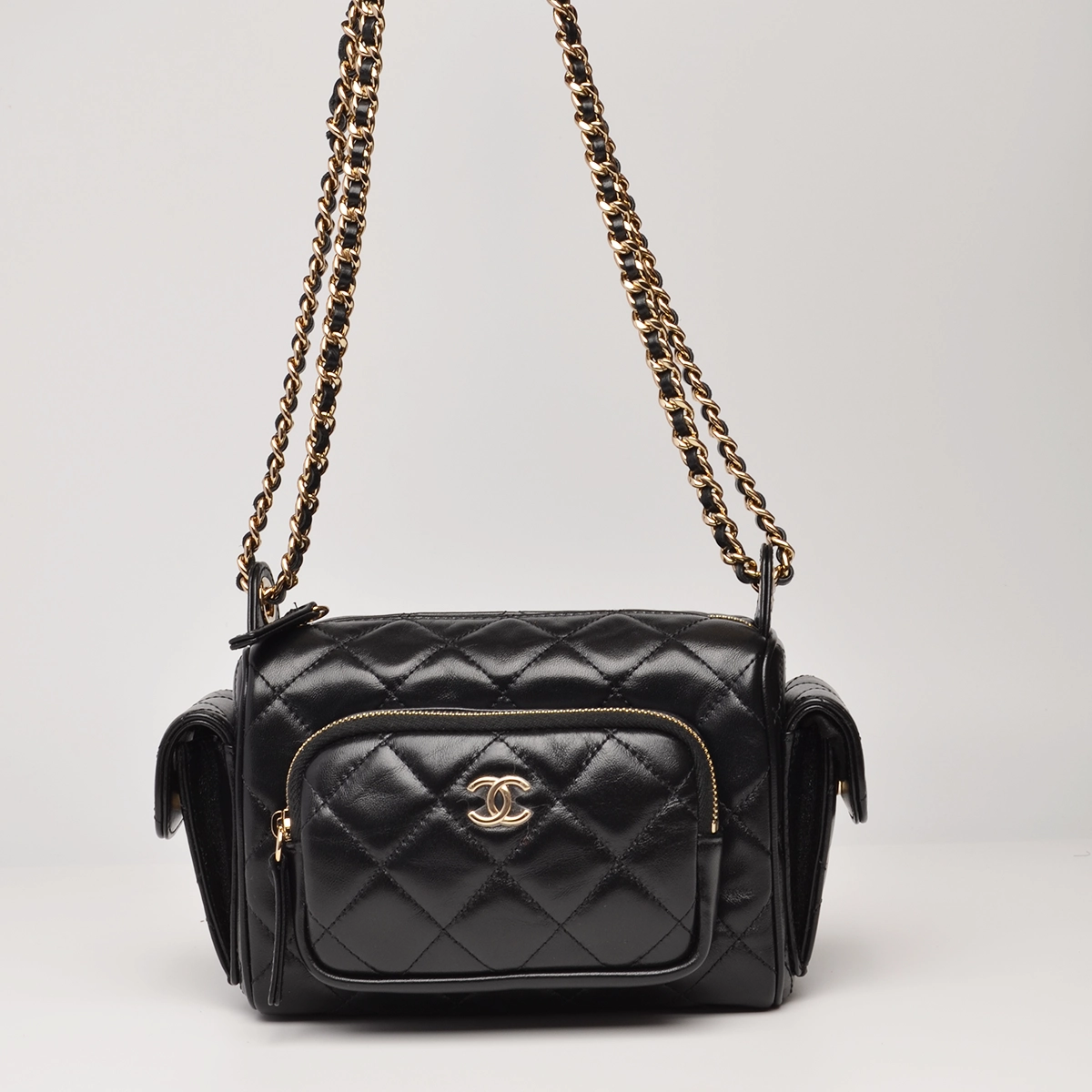 Shiny Crumpled Small Lambskin And Gold Black Camera Case Bag — image 6