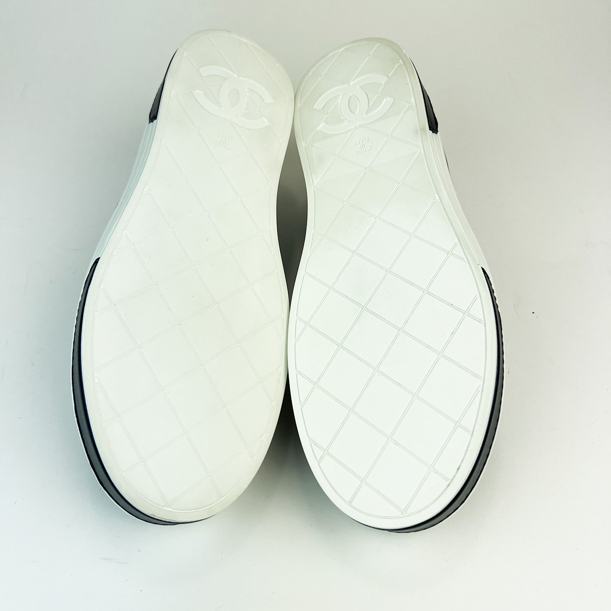 Interlocking CC Logo Sneakers Navy 37.5 — image 5